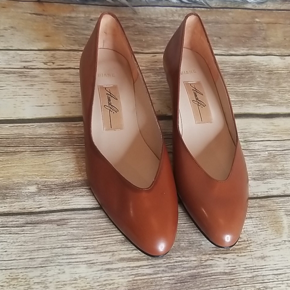 Amalfi Shoes - Amalfi Diane Leather Pump Size 6.5